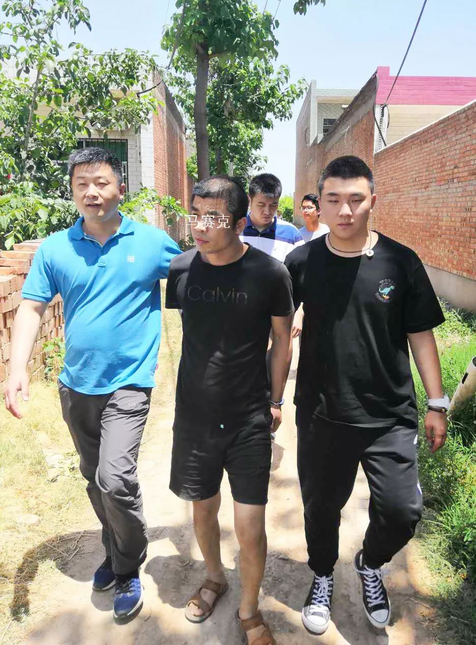 临潼杨晓飞等人黑社会性质组织案在逃三名犯罪嫌疑人中已有两人被抓捕