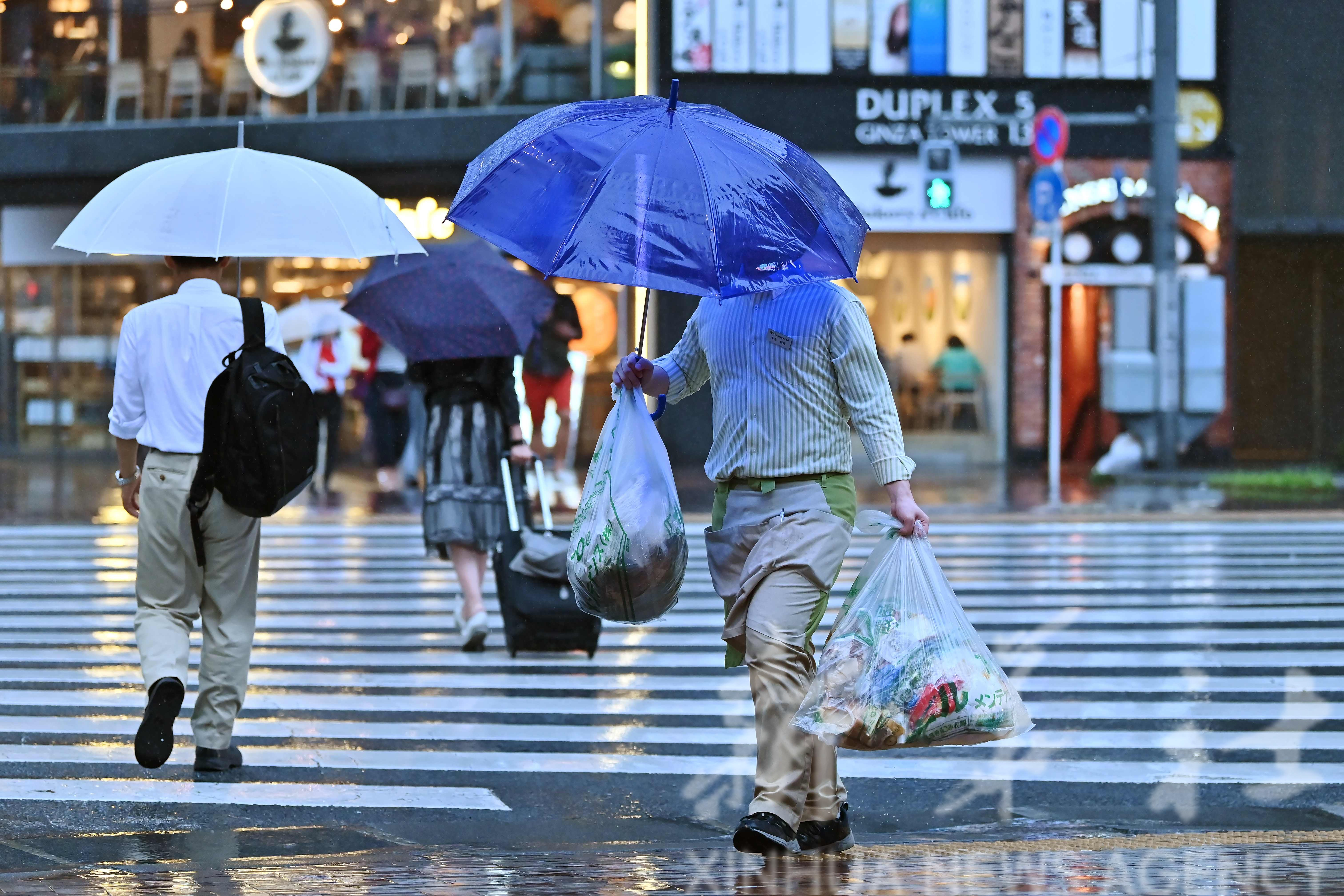 雨一直下