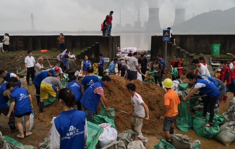 吉安市各县人口_大雨滂沱,他们把你抱在怀中