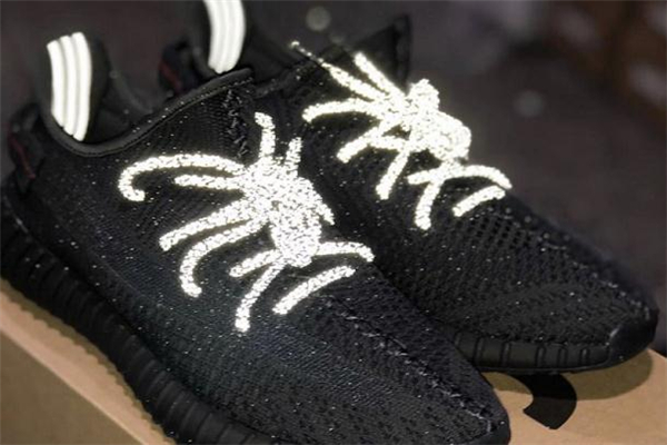 yeezy 350黑天使开箱测评 椰子350黑天使值得入手吗 5号网版权所有