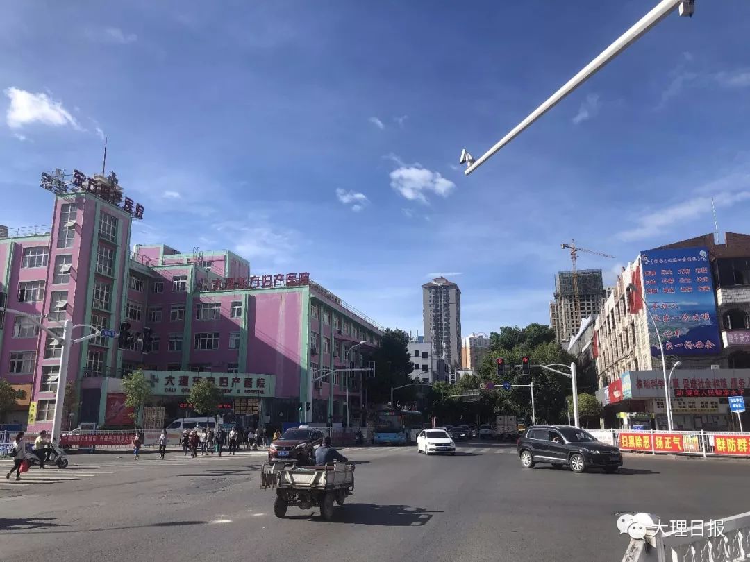 大理市于6月1日起启动两个建设工程——兴盛路与苍山路交叉口人行天桥