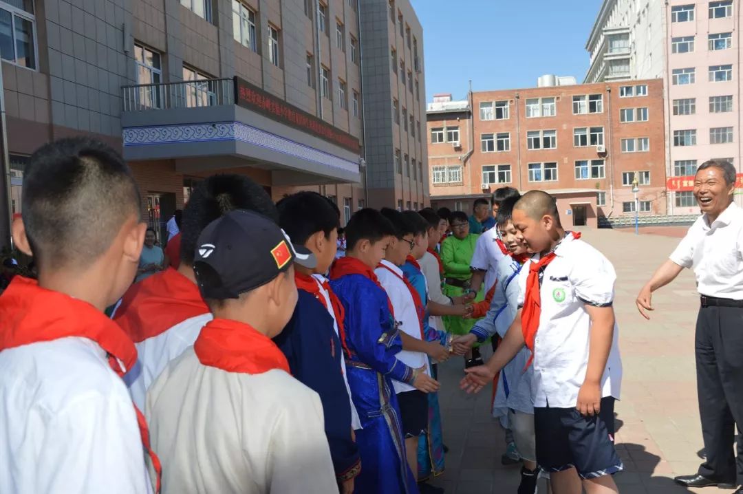 【资讯】赤峰蒙古族实验小学与赤峰实验小学联合开展加强党建融合暨