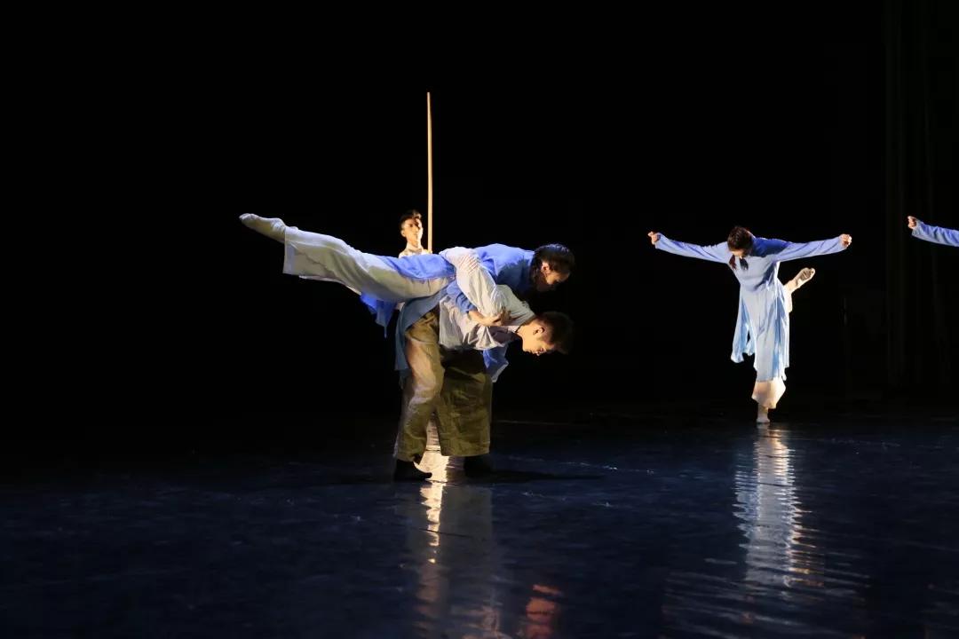 带着梦想仗剑天涯 一堆 生蛋蛋 北京舞蹈学院创意学院毕业作品展演