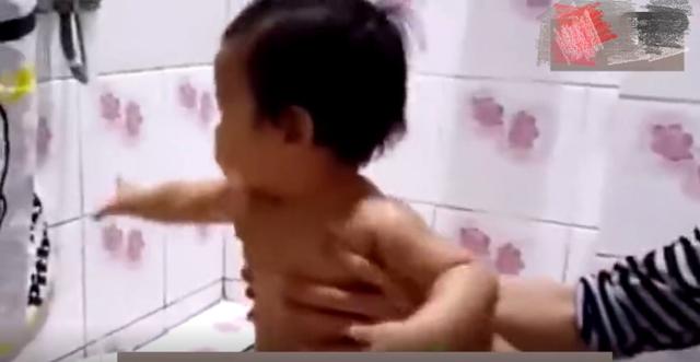                     原创            宝宝鼻塞流鼻涕？比打针吃药更好的方法是这个