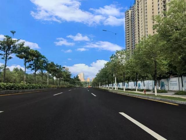 光明又一波道路铺上沥青!