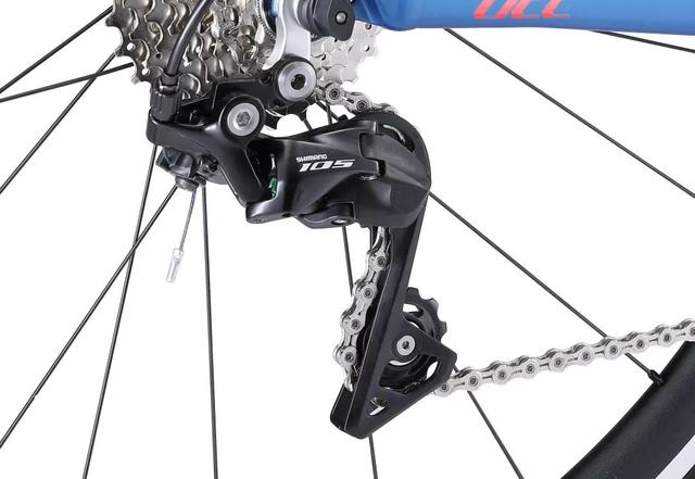 禧玛诺shimano r7000后拨在原有的基础上提升了变速的灵动性,从而使