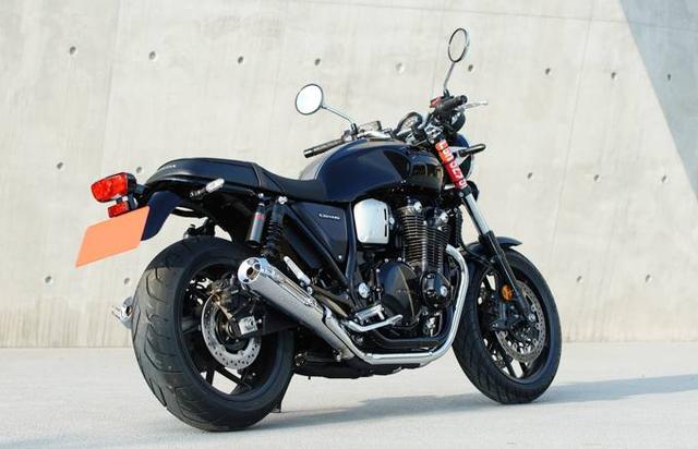 全新暗黑风格2019款本田cb1100rs实车欣赏