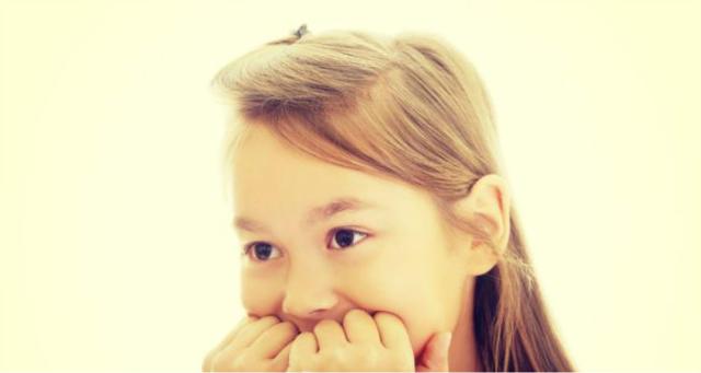                     格格：孩子爱咬指甲是因为焦虑？家长如何应对？