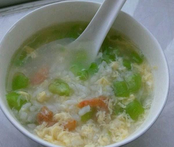                     这种“饭”老人最好别让孩子食用，可能会损伤肠胃，影响孩子发育