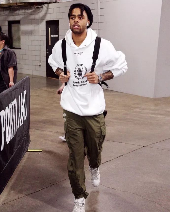 拉塞尔拿下nba生涯首冠!