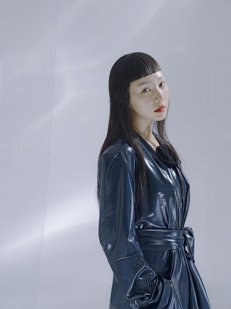 球王柳岩性感亮相红毯却摔个狗吃屎,被人笑低