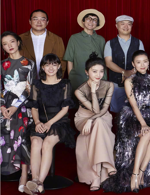 合影暴露地位章子怡稳坐c位景甜竟不如董洁超模只能靠边站
