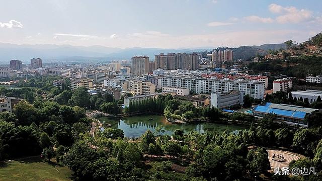 易门县龙泉镇经济总量_易门县方屯中学图片