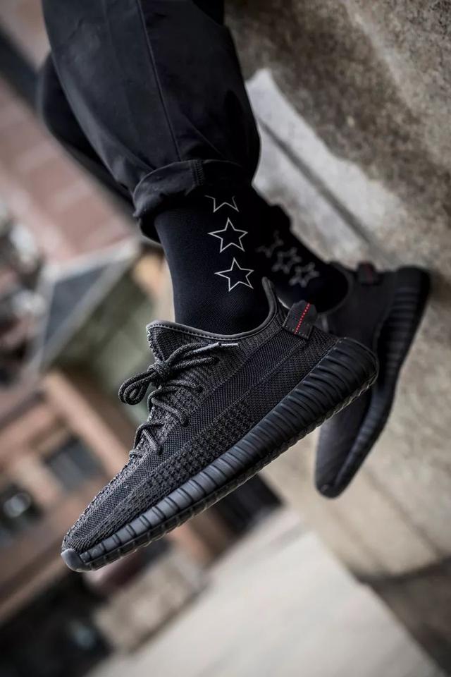 「亚限 2.0」 yeezy 350 v2 下周发售