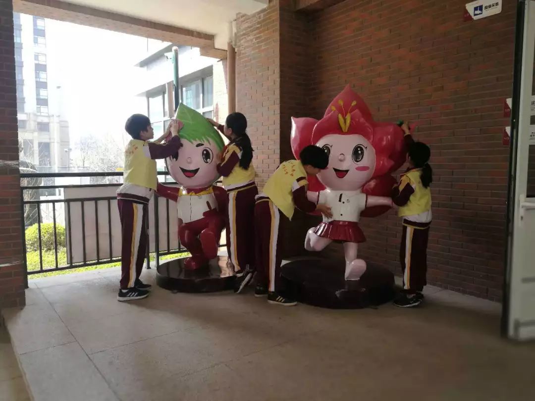 祝贺万全小学五年八班获得2019年天津市优秀班集体荣誉称号
