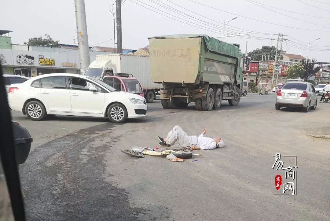 车祸再次发生,又是渣土车!