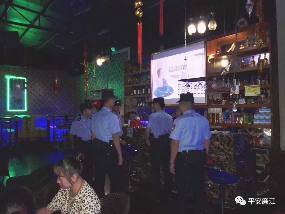 大行动廉江公安出动200余名警力开展高考后集中统一清查行动
