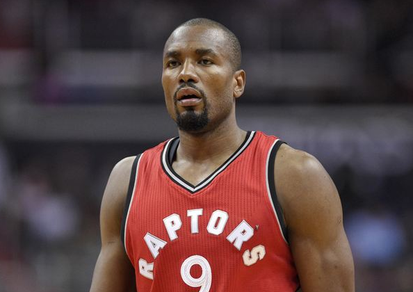 杜兰特再次受伤 张卫平解说引争议 勇士险胜猛