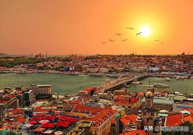 蓝色古堡是哪里 d0dc9e18abab43daa52518b575375db7.jpeg