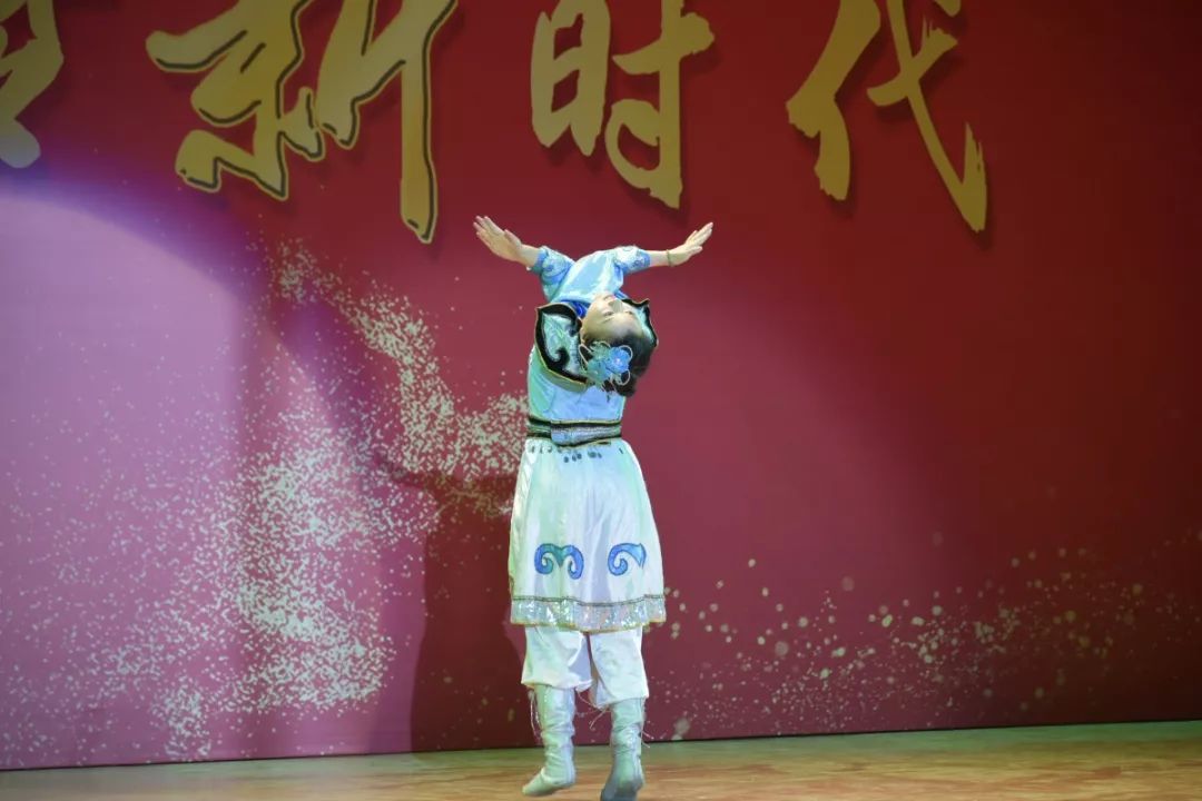 舞蹈《马兰花》