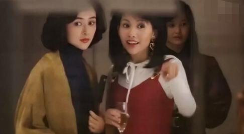吴君如年轻时比李嘉欣还美大红唇高鼻梁眉眼间似乎有星辰