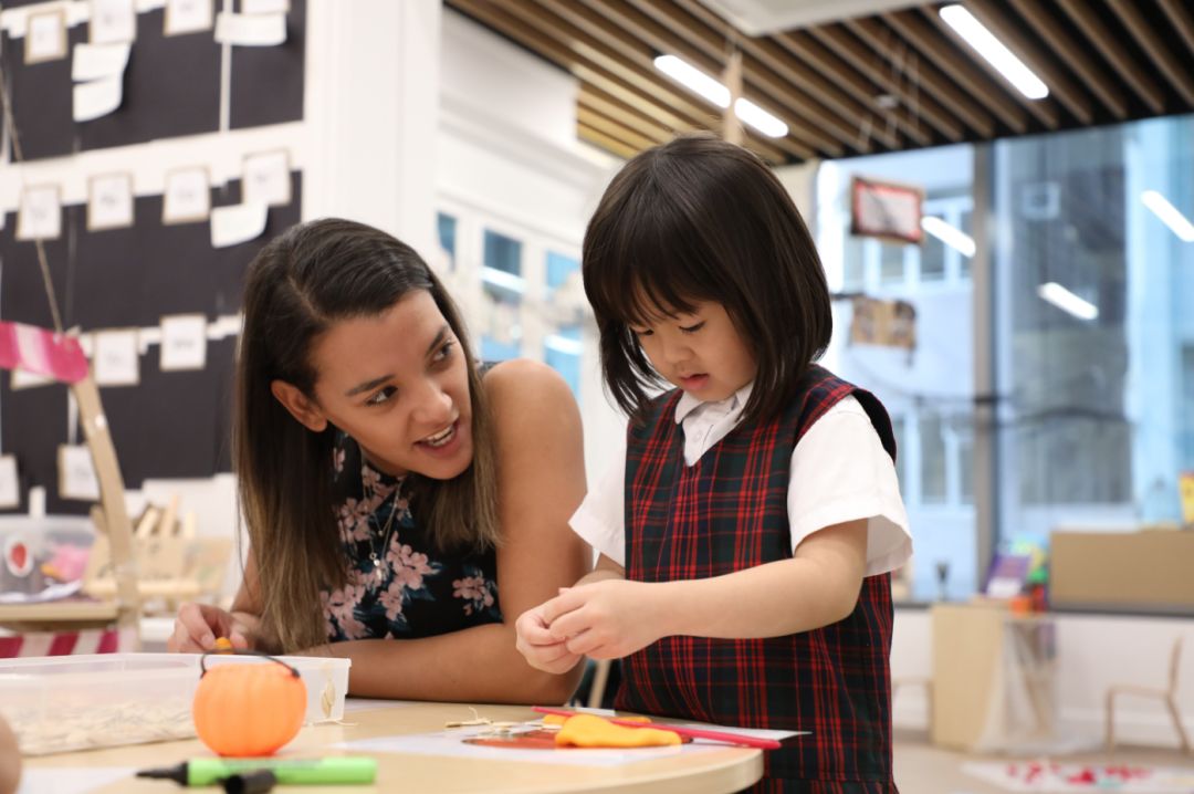怎么带孩子去香港上小学 dfd2e35905af4a72868c0a8f482e6064.jpeg