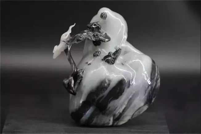百余件代表作品,参展艺术家分别为:高毅进,顾永骏,顾铭,黄罕勇,邱启敬
