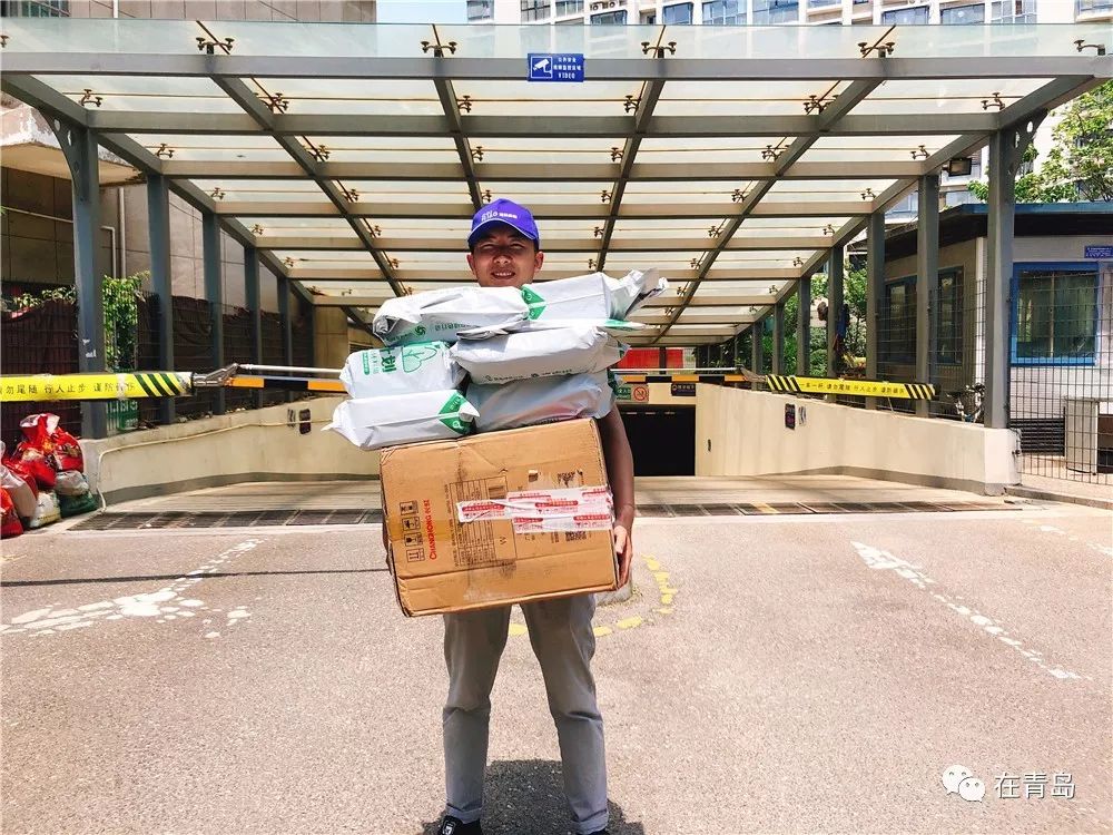 实拍快递员的一天:传说月入过万,其实冷暖自知