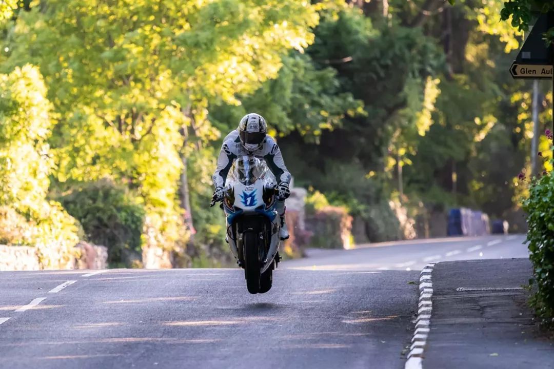 视频集:2019 曼岛 TT,电动组、轻量组等比赛精