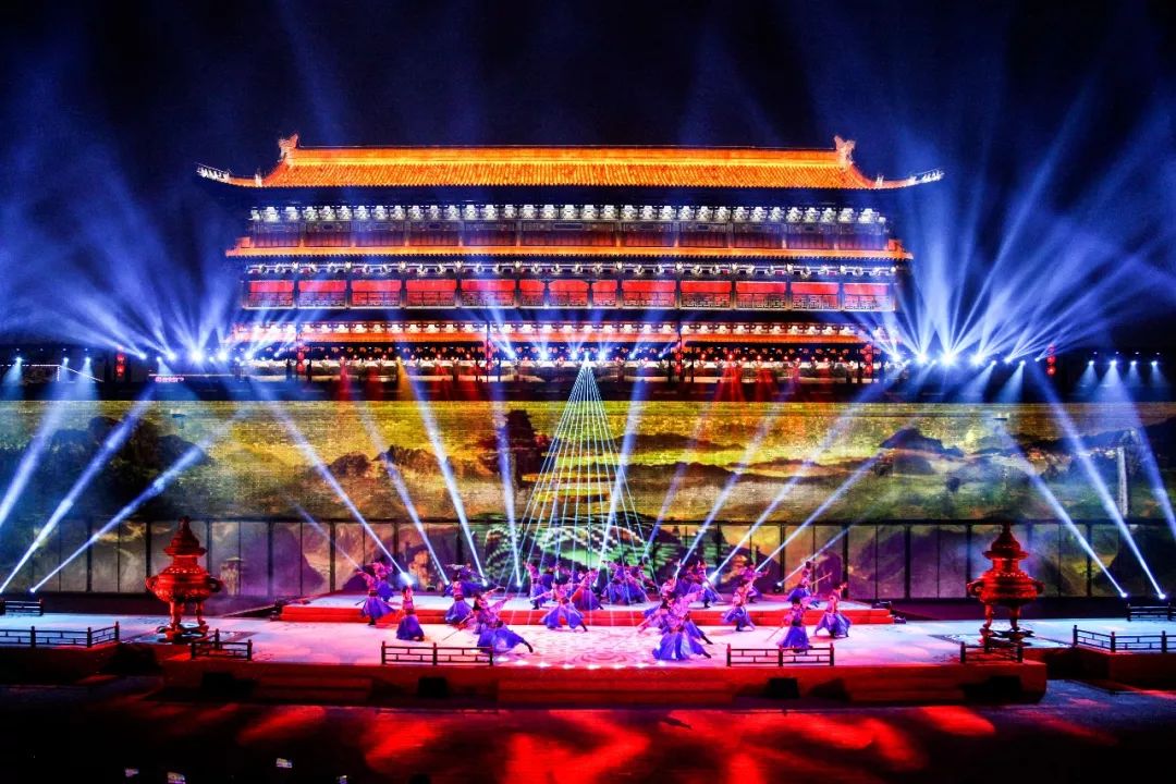 大城致礼 | “三杯拔剑舞龙泉”,梦长安在线约!