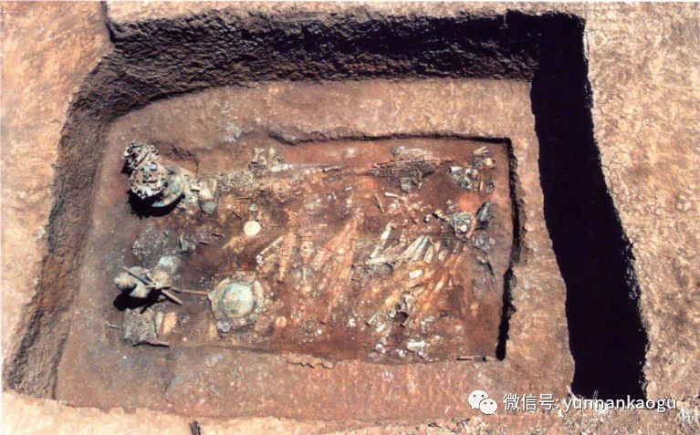 晋宁石寨山古墓群小型土坑墓云南最知名的土坑墓应为为出土了"滇王之