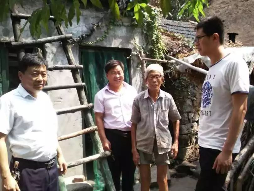 今日东庄东庄镇市县派第一书记情系山区强村富民