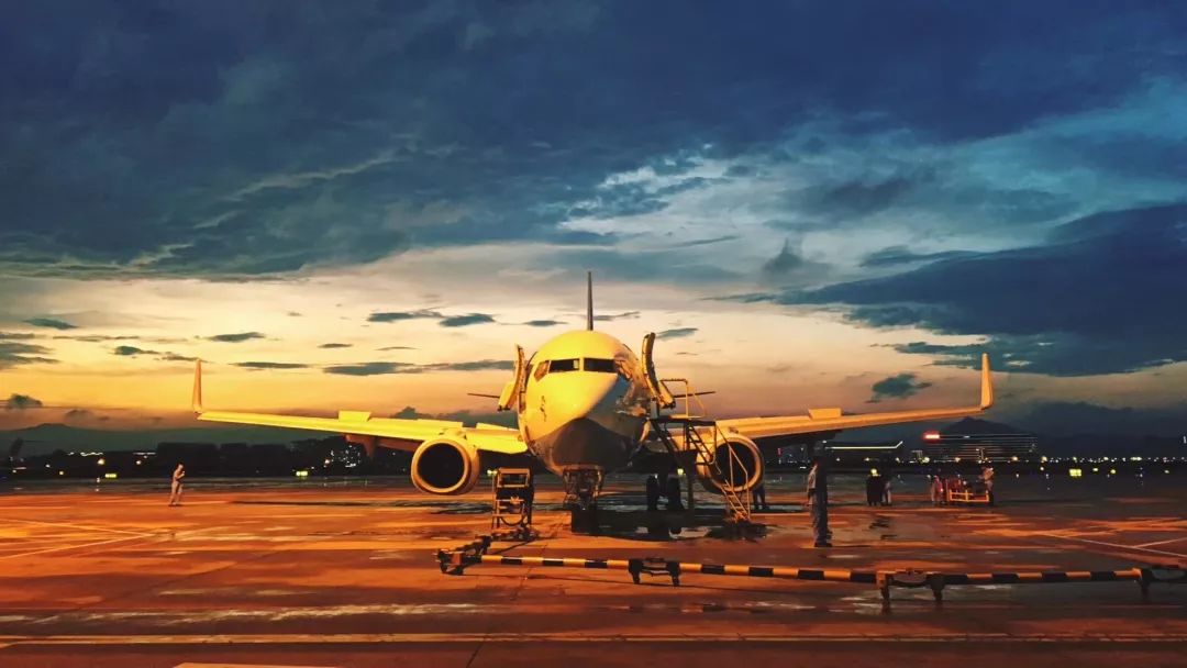 雨下整夜,我的爱溢出就像雨水