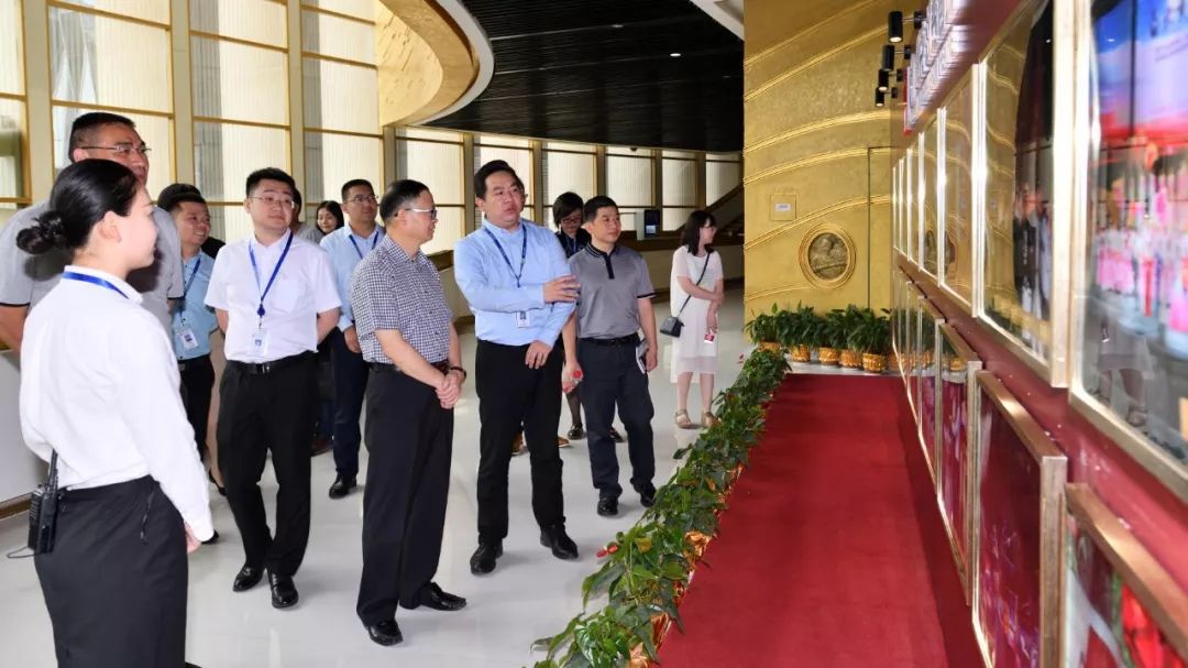 营销副总经理方沛,财务副总经理张育家,技术总监高亮总等相关负责人