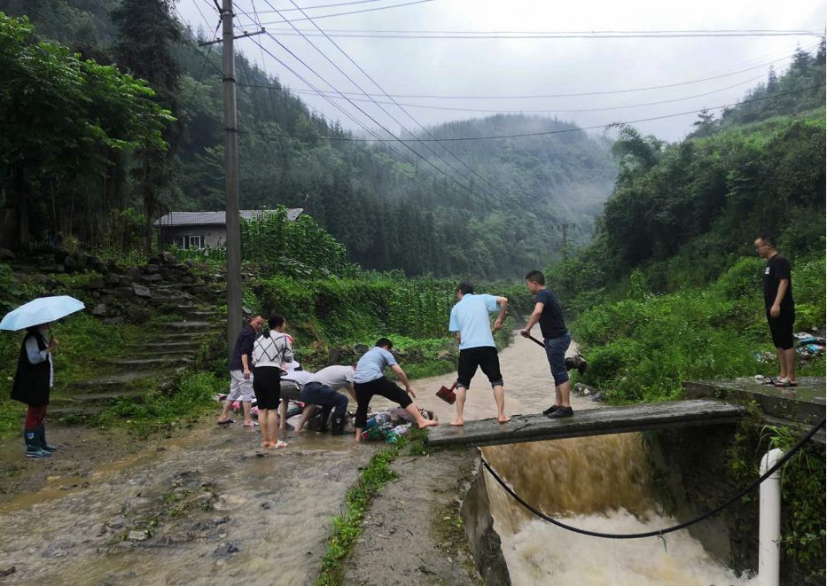 枧坝镇积极应对▲蒲场镇街道集水▲▲双河洞景区▲红果树景区▲观音岩