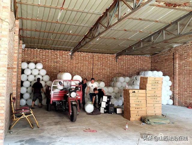 多部门联合执法拆除青银高速离石高架桥底下违章建筑