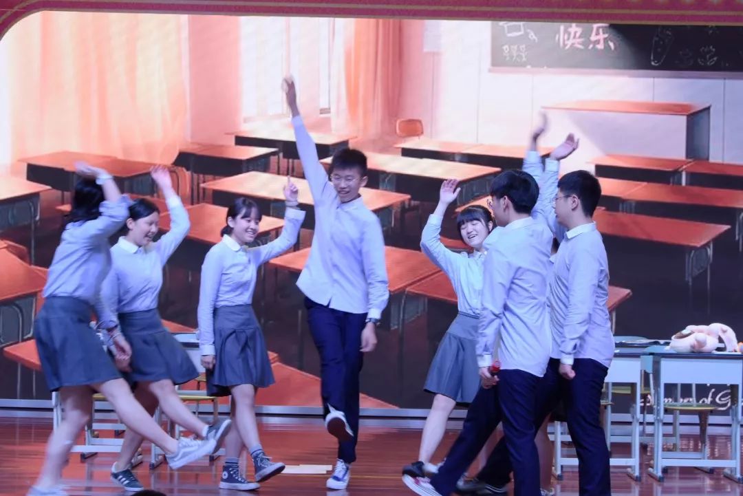 校园舞台剧《 youth》舞蹈《典狱司》化学组教师《魔术表演》英语