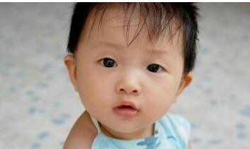                     脸上有3个表现，是脾胃不好了！一个没有？恭喜：你家宝宝很健康