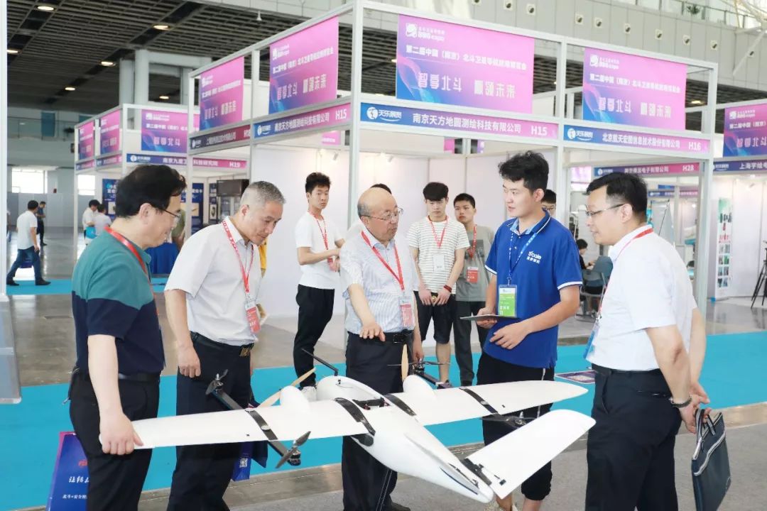 【专访】景贵飞院长:要让北斗技术从附加值变为必需品!