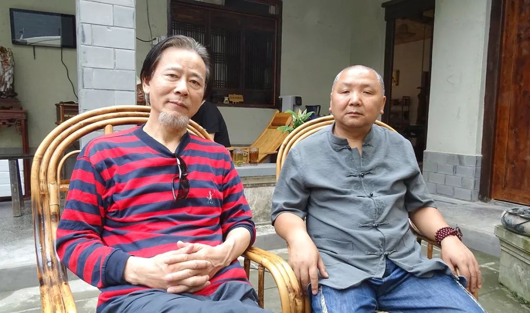 笑星王宝器作家九九音乐大师陶培力画家雪松等一行相聚在严家弯湾君伙