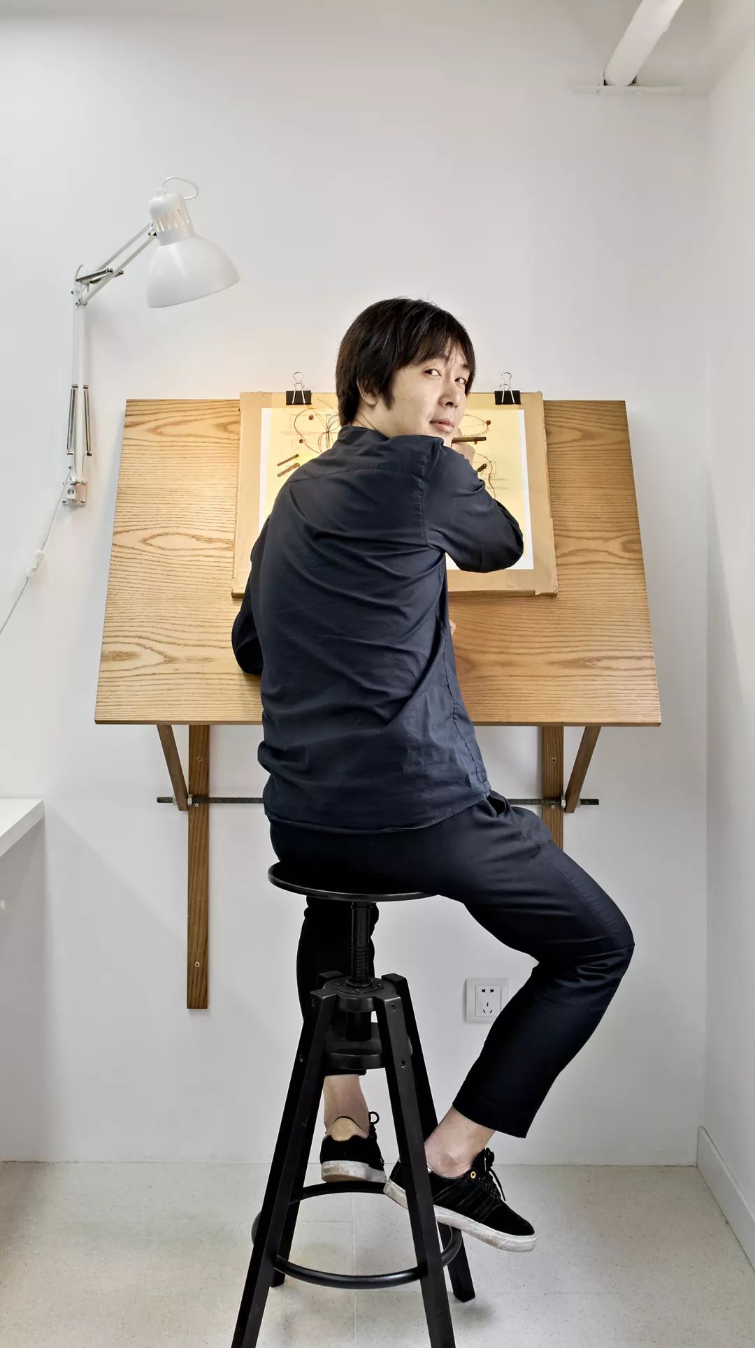 李涵建筑师绘造社创始合伙人,国家一级注册建筑师,毕业于中央美术学院