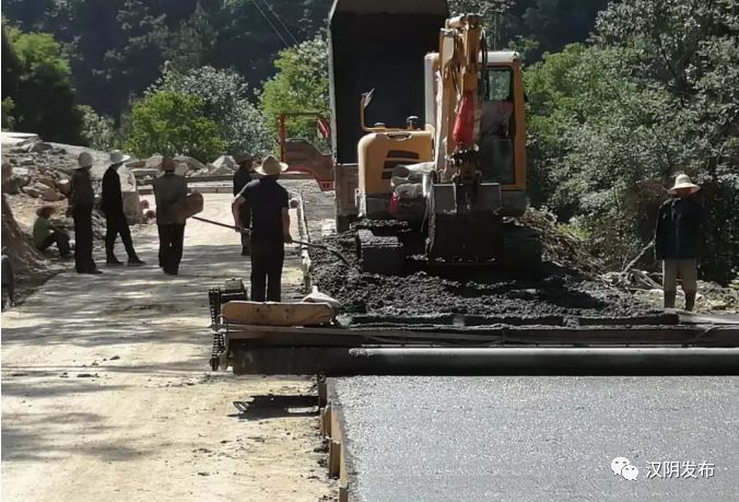 汉阴涧池至沈坝公路油返砂整治全线贯通