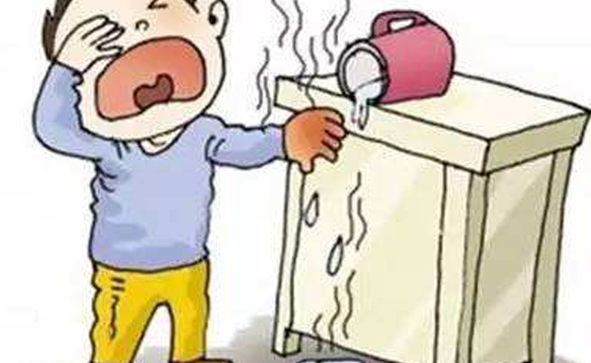 热水烫伤大腿,家长第一时间该怎么办?