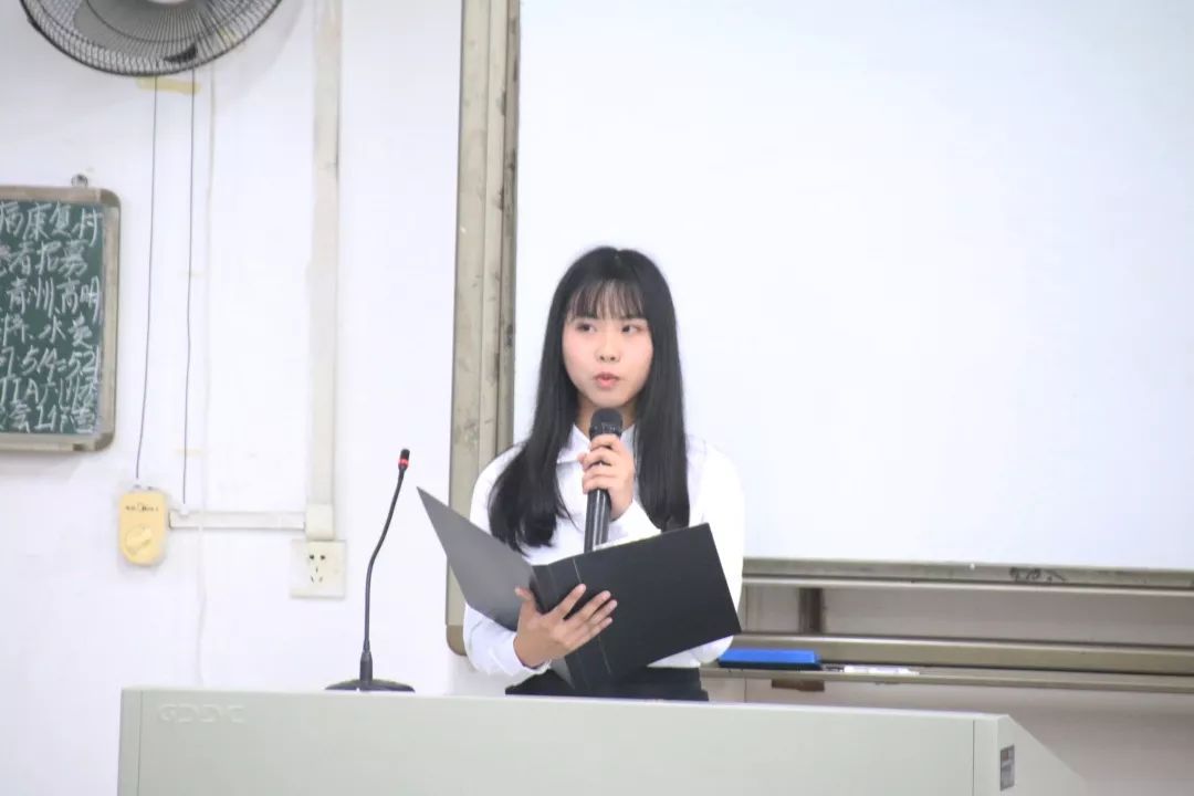 学生会执委会主任候选人张嘉颖学生会执委会副主任候选人曹焯豪学生会