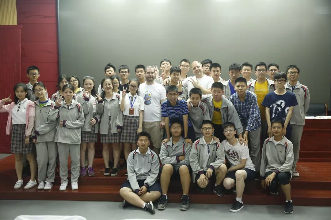 一书阁走进南昌外国语学校与名校学霸分享书画课程!