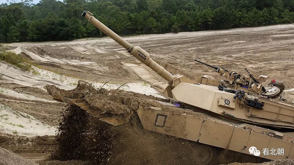 还有推土机来客串?美国海军陆战队M1A1坦克