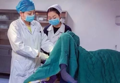 或者是有性生活的女性才可以去做妇科的双合诊体检,这个是常规检查,但