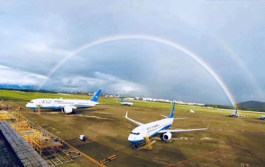 雨下整夜,我的爱溢出就像雨水