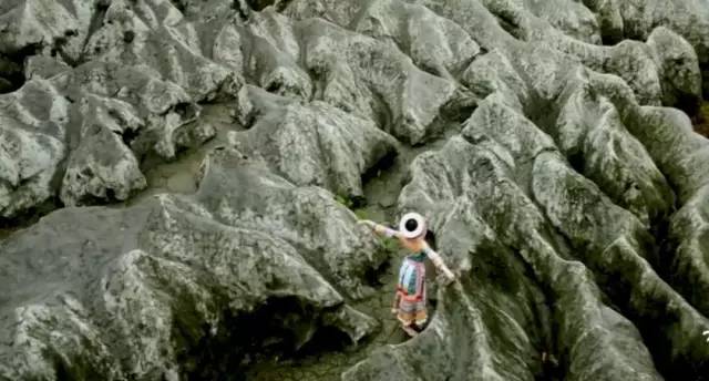 广电主播团超燃斗舞为宜宾打call!成贵铁路来了