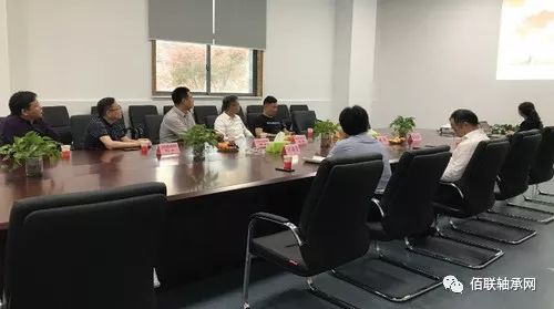银川开发区副主任唐翱,中轴小镇总经理林益一行莅临日发精机考察交流